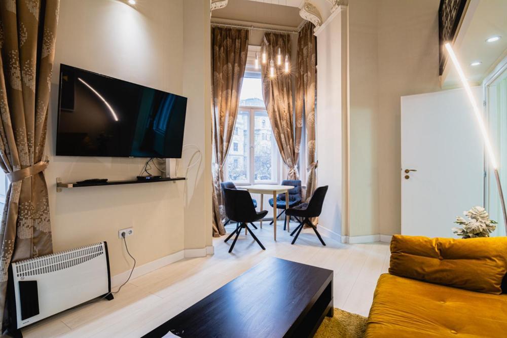 City Loft Aparthotel *